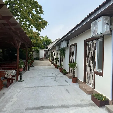 Casa Ghemus بيت ضيافة كوستِنيست